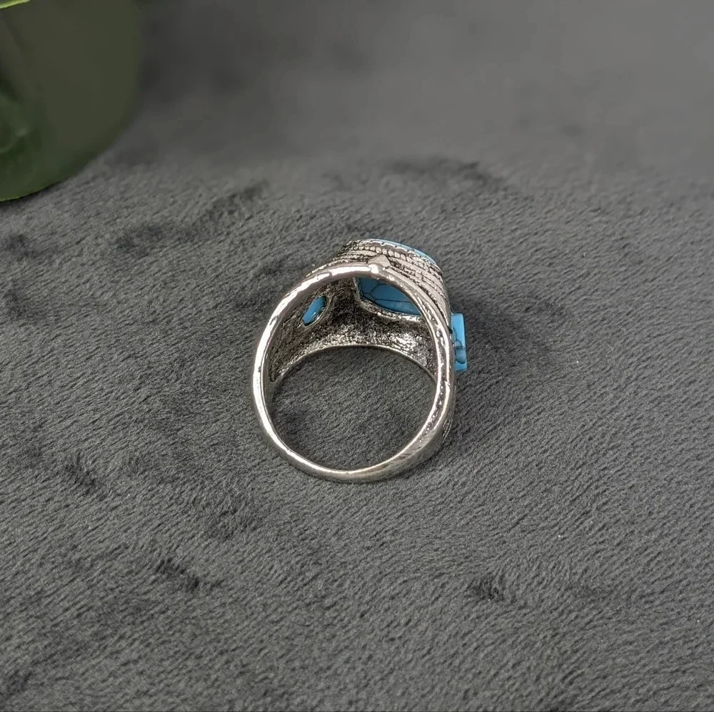 Silver color turquoise color stone ring, 11, unisex